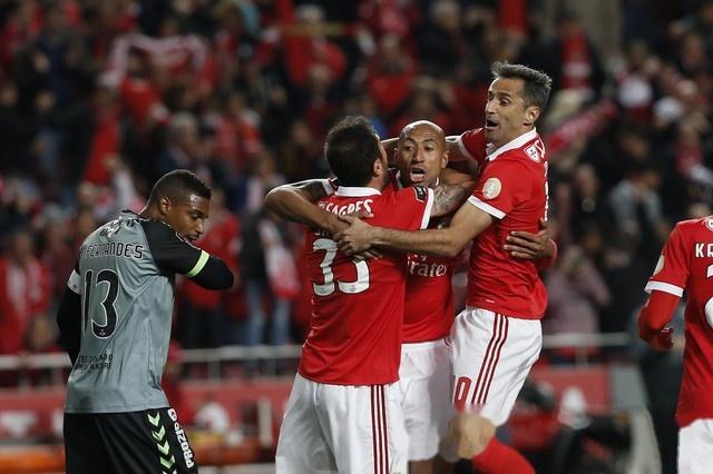 包含清晨葡超焦点战，巴塞罗那完成体检，媒体盛赞，团队化学反应显著的词条