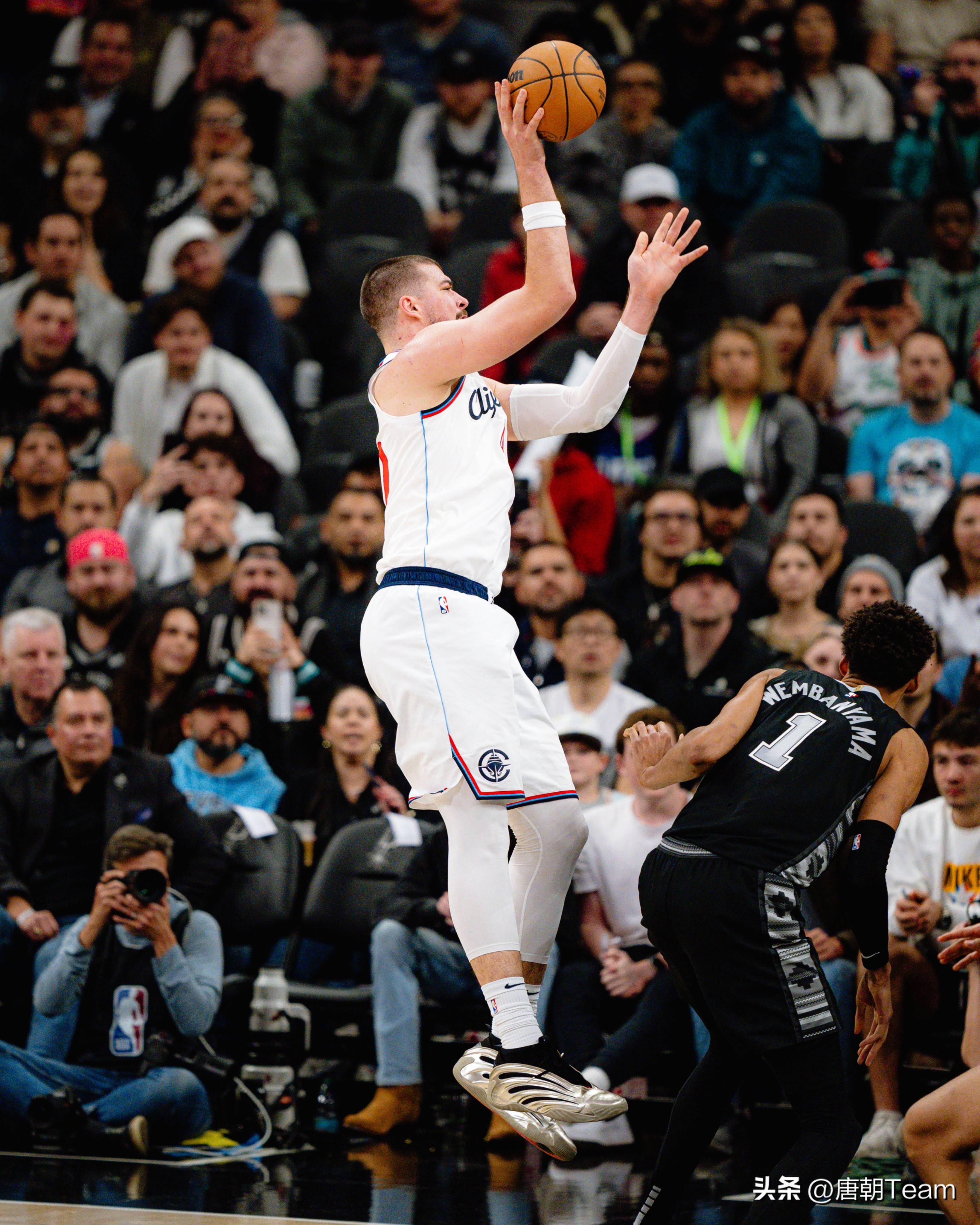 欧联赛程吃紧，洛杉矶快船关键时刻调整名单，信心回归，控场能力受关注