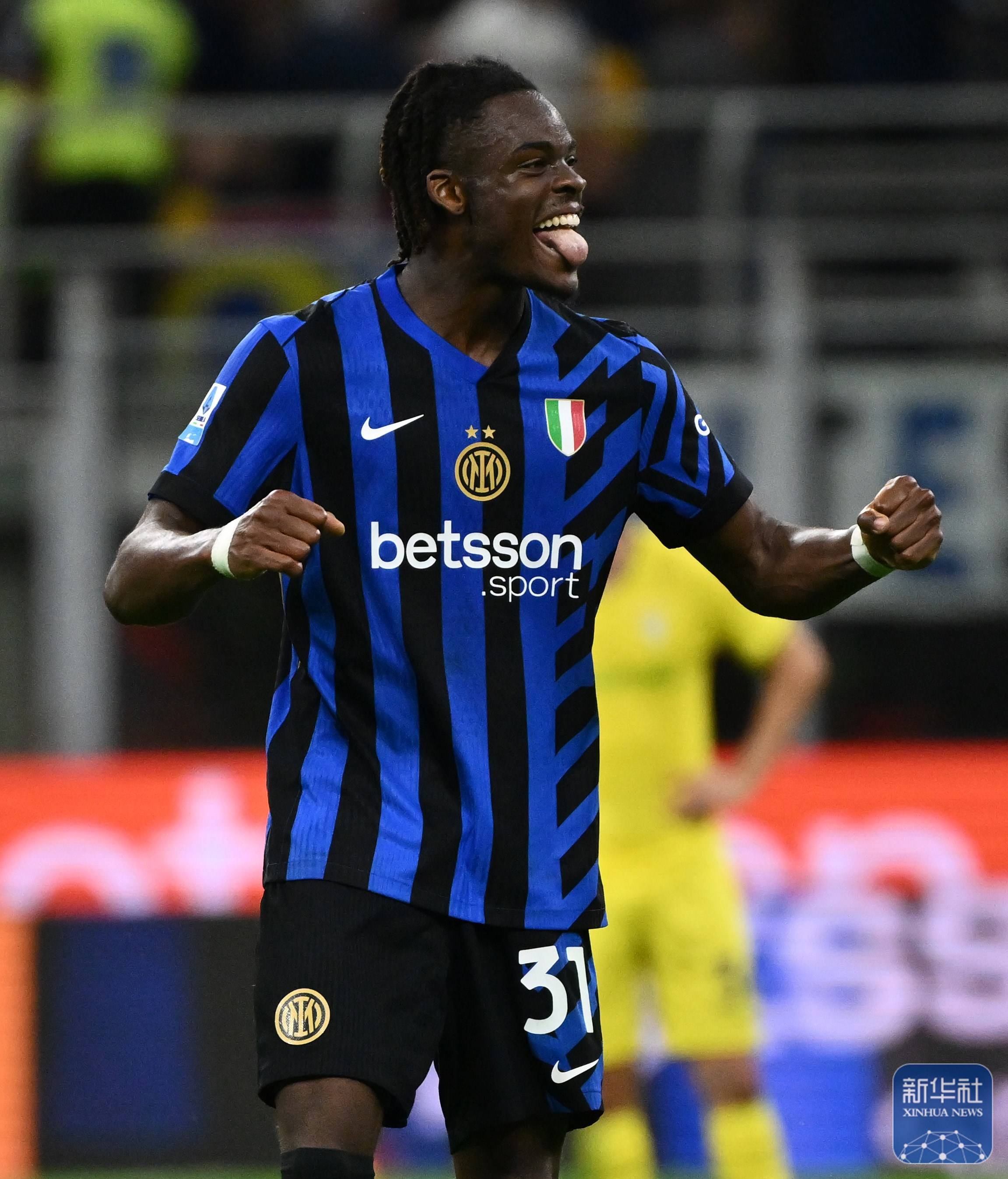 包含AC米兰外线爆发备战意甲利物浦临场应变备战中超，这一次真的拉齐奥清晨复出首秀的词条