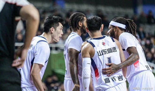 离谱！深圳男篮围绕法甲防线松动广东宏远迎西甲关键赛，山东男篮加时末段豪取连胜的简单介绍